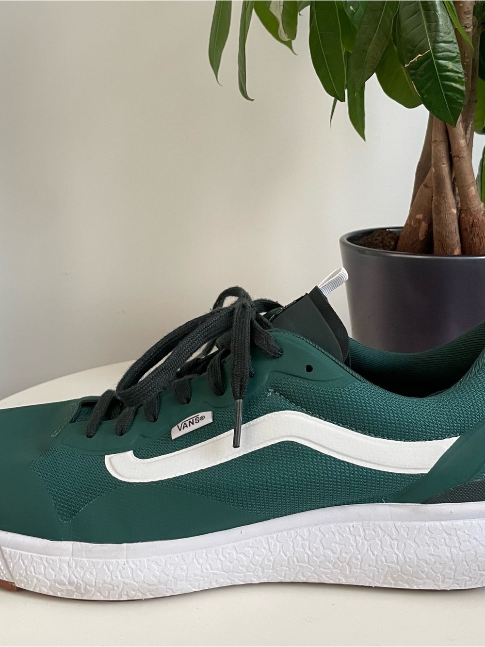 Men Size 12 Vans Ultrarange EXO Ultracush Dark Green White Shoes